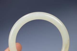 回流 和田玉手镯,内径5.9cm,宽0.9cm,重36g