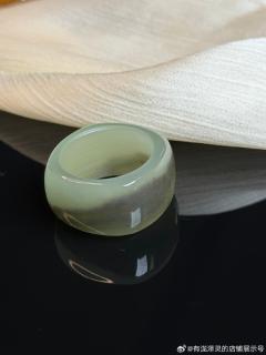 四方平安宽戒!13号可戴.和田玉湖水绿晴水山水戒.特别