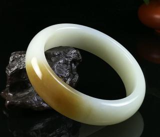 天然奇石中的君子和田玉,大自然给予我们珍贵艺术品,且玩且珍惜