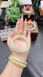 7000年和田玉手镯玉镯子女款冰晴葡萄肉